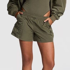 Victoria’s Secret Pink Cargo M Shorts Parachute Olive Green Women’s